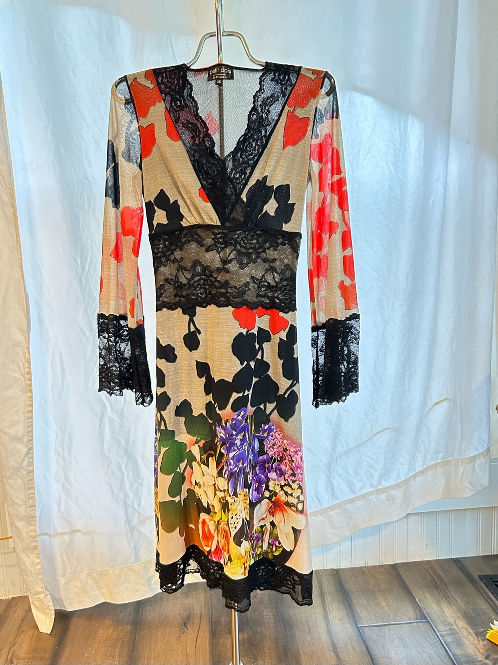 Petit Pois Floral Lace Trim Midi Dress in Multicolor